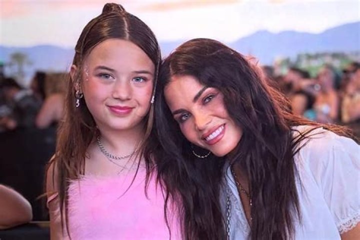 
JoJo Siwa Says Demi Lovato and Jenna Dewan Helped Her Realize She’s Gay: ‘Men Are Not My Thing’ 