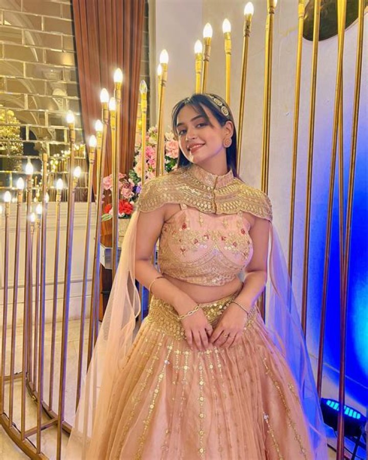 Sunakshi Sharma Height, Weight, Net Worth, Age, Birthday, Wikipedia, Who, Instagram, Biography